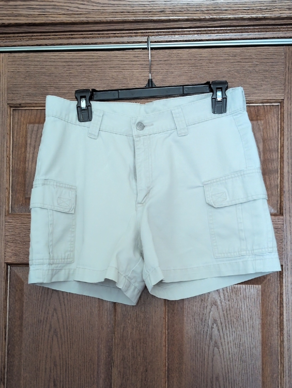 Levi's Light Beige Cargo Shorts — Women's Casual Utility Short